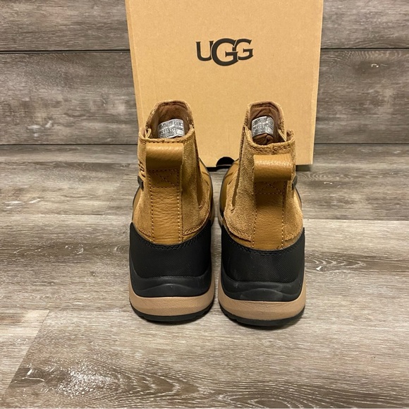 UGG | Adirondack III Chelsea Boots In Chestnut NEW In Box - Picture 5 of 5